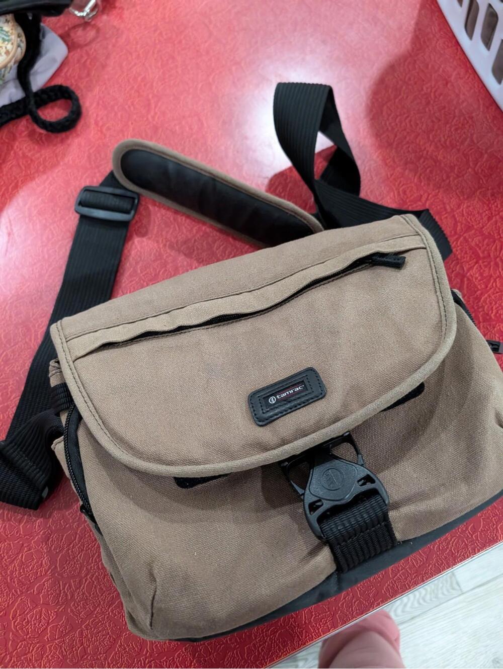 Tamrac Camera Bag with Shoulder Strap